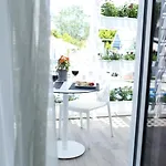 Ascot Bueyuekada Hotel