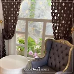 Ascot Bueyuekada Hotel