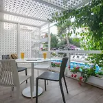 Hotel Ascot Bueyuekada 4*