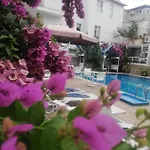 Hotel Ascot Bueyuekada 4*