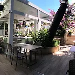 Ascot Bueyuekada Hotel