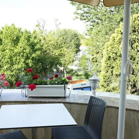 Ascot Bueyuekada Hotel