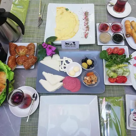 Ascot Bueyuekada Adalar