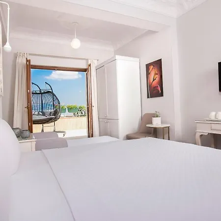 Hotel Ascot Bueyuekada 4*