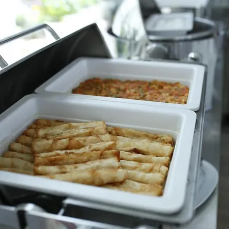 Hotel Ascot Bueyuekada