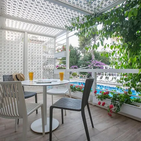 Hotel Ascot Büyükada 4*