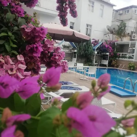 Hotel Ascot Büyükada 4*