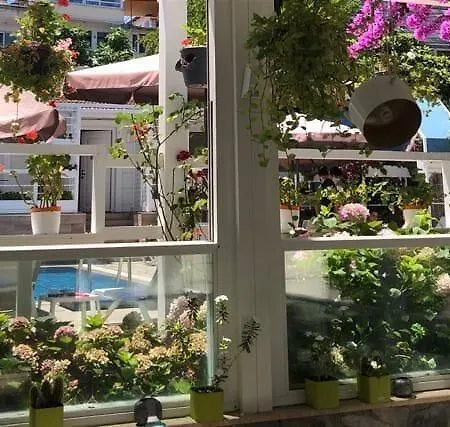 Hotel Ascot Bueyuekada Adalar