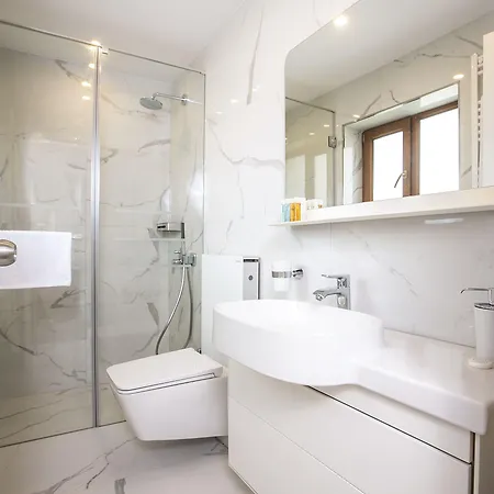 Ascot Bueyuekada Hotel 4*