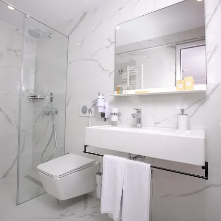 Hotel Ascot Bueyuekada