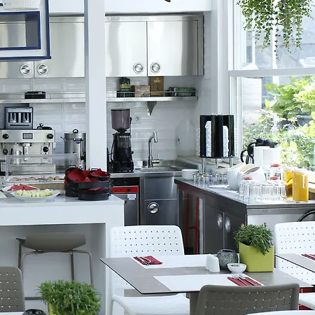 Ascot Bueyuekada Adalar