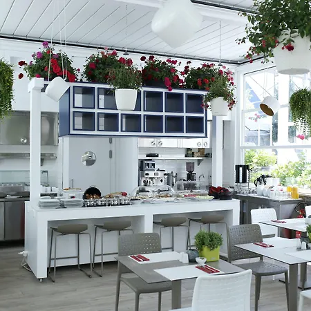 Hotel Ascot Bueyuekada