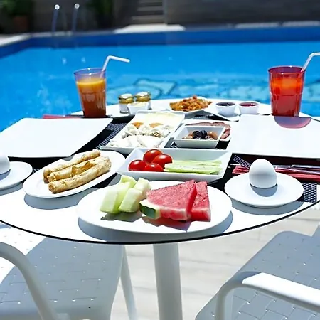 Hotell Ascot Bueyuekada