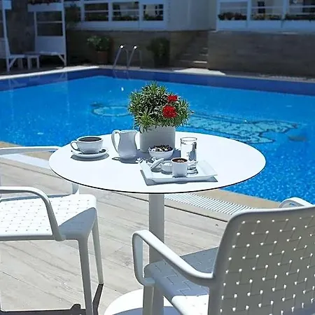 Hotell Ascot Bueyuekada 4*