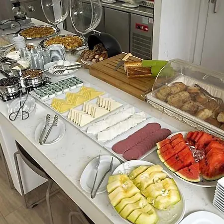 Ascot Bueyuekada Hotell