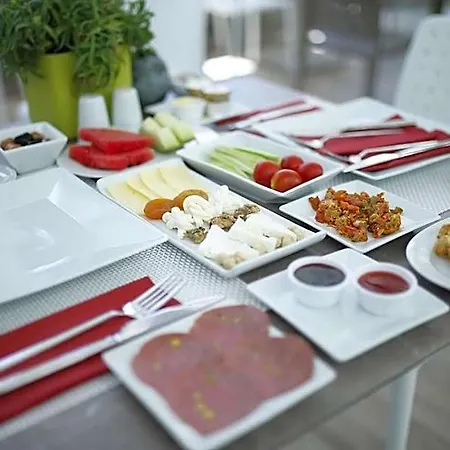 Ascot Bueyuekada Hotell Adalar