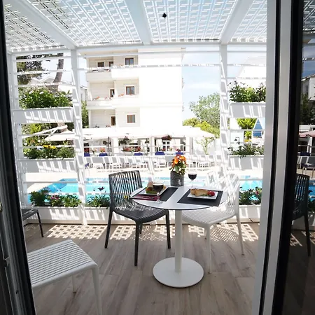 Hotel Ascot Büyükada 4*