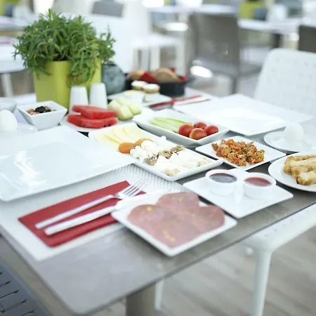 Hotell Ascot Bueyuekada Adalar