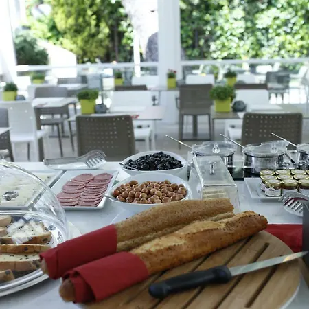 Hotel Ascot Büyükada 4*