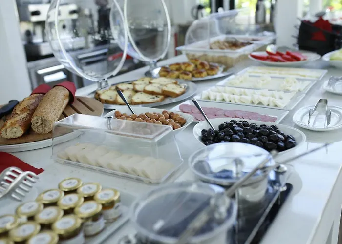 Szálloda Ascot Bueyuekada Adalar