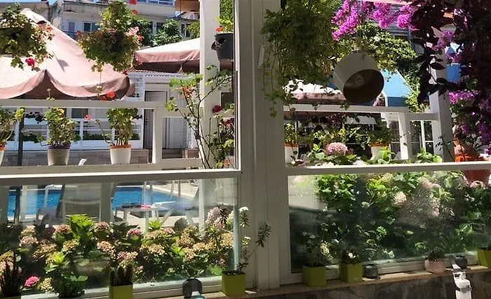 Szálloda Ascot Bueyuekada Adalar