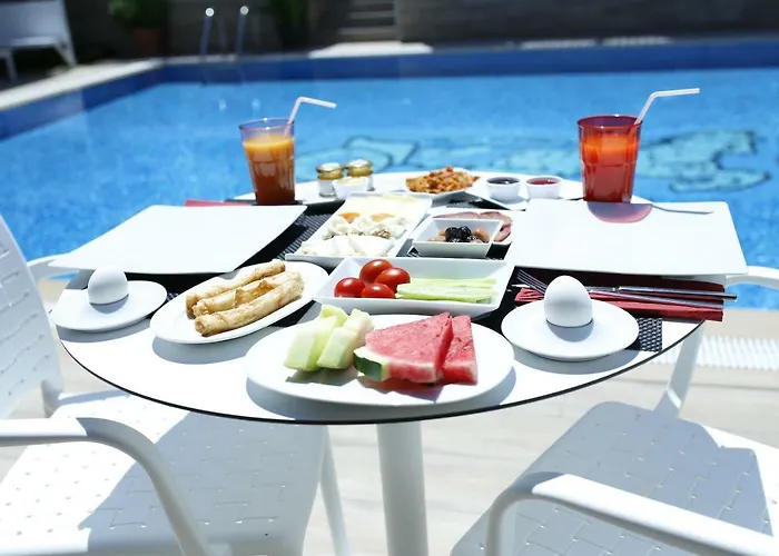 Ascot Bueyuekada Szálloda 4*