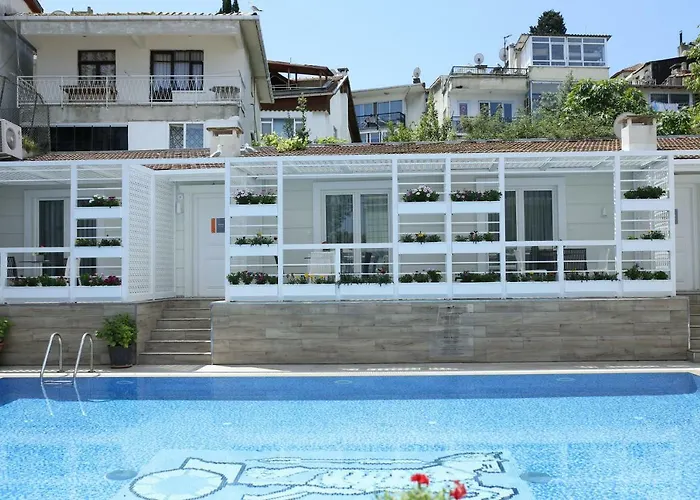 Szálloda Ascot Bueyuekada Adalar